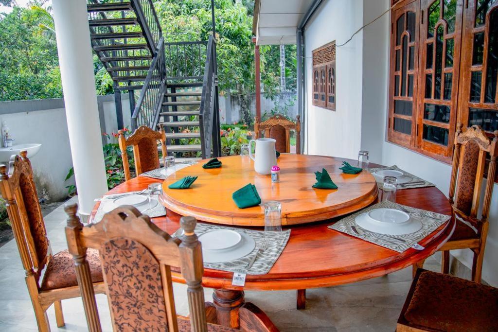 Healand Holiday Bungalow And Restaurant เดนิยายา ภายนอก รูปภาพ