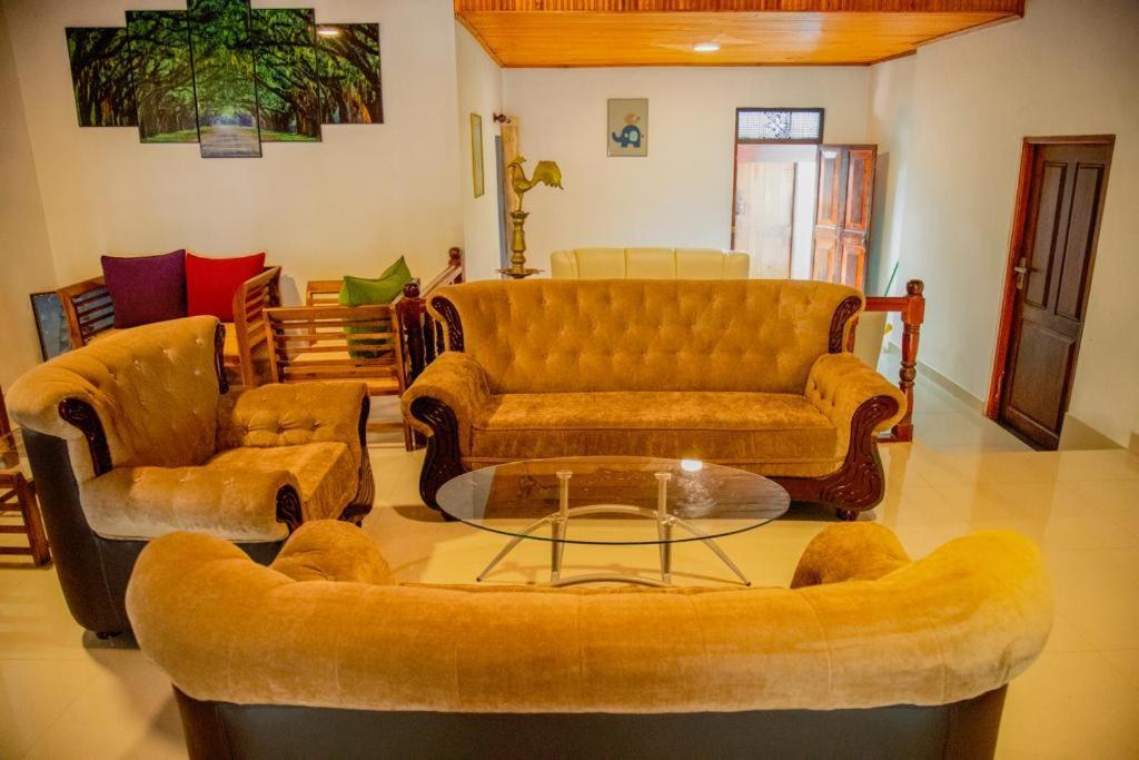 Healand Holiday Bungalow And Restaurant เดนิยายา ภายนอก รูปภาพ
